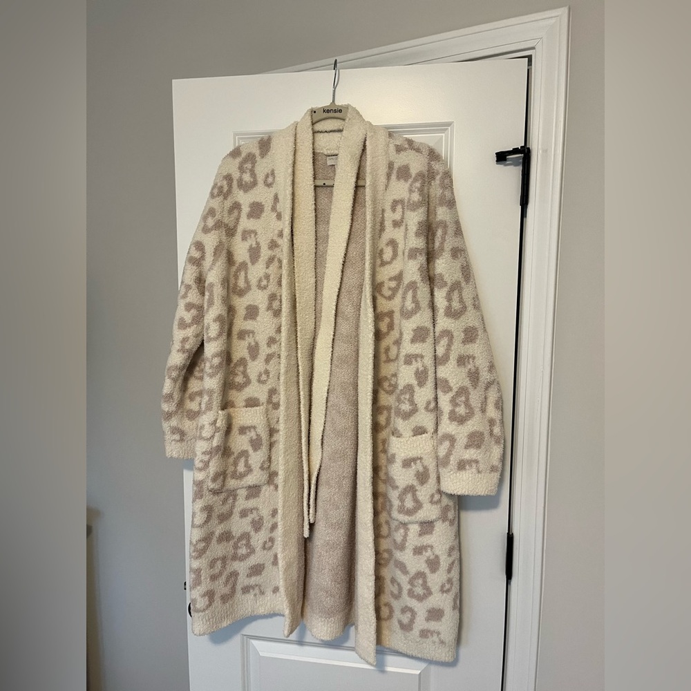 Barefoot Dreams CozyChic® Knit In the Wild Long Sleeve Leopard Print Short Robe